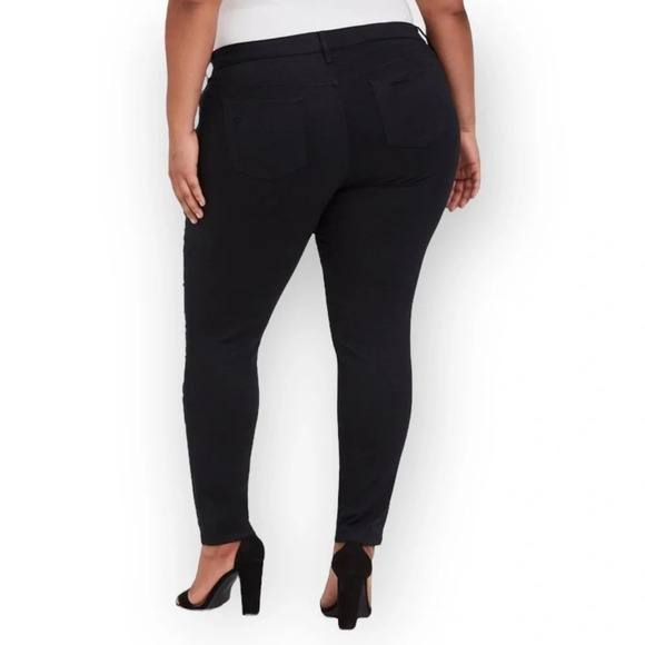 Torrid Classic  Skinny Distressed Jean Vintage Stretch Black 26R - Picture 2 of 11
